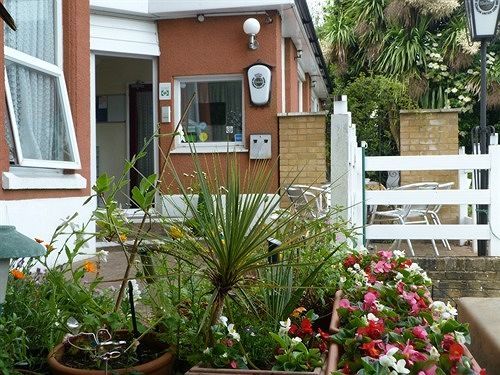 Отель Oaklands House - Adults Only Brading Экстерьер фото