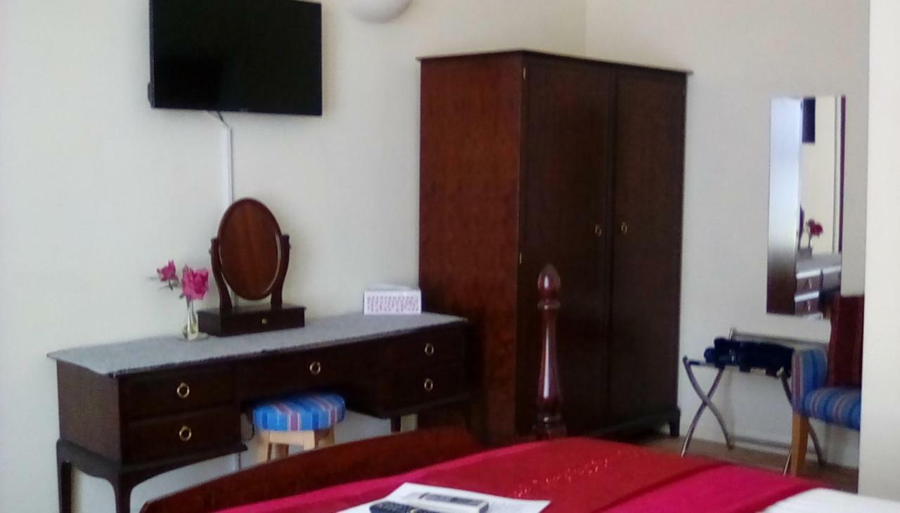 Отель Oaklands House - Adults Only Brading Экстерьер фото